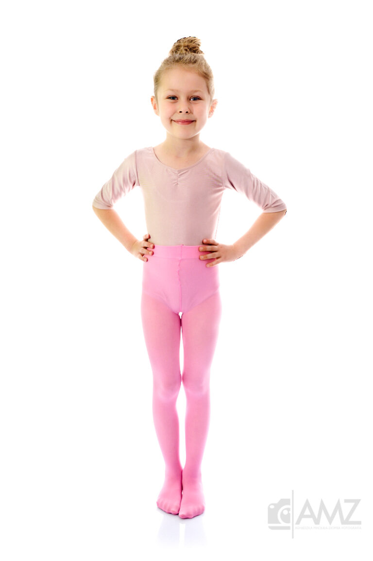 rajstopy-dzieciece-w-usmiechnietej-aranzacji-sesja-produktowa (2)