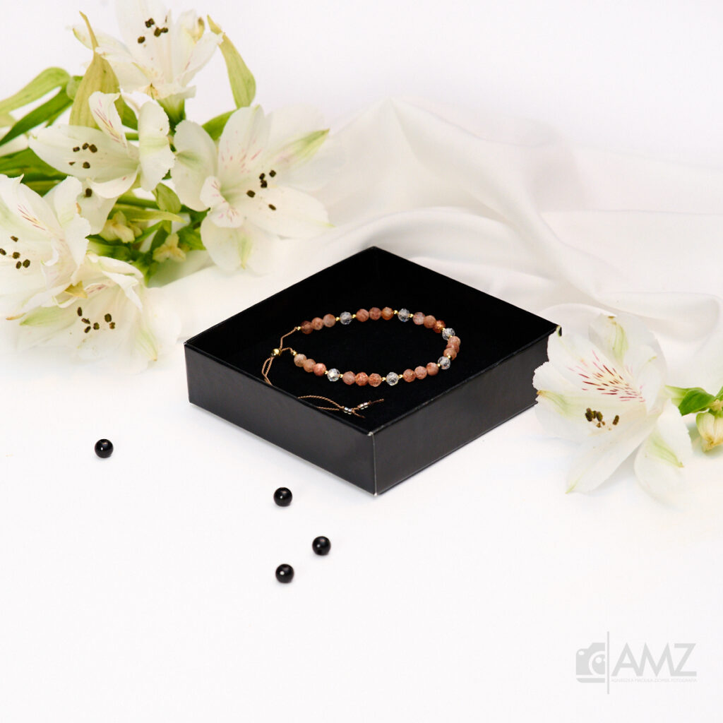 sesja-produktowa-bizuterii-handmade-w-delikatnych-aranzacjach (5)