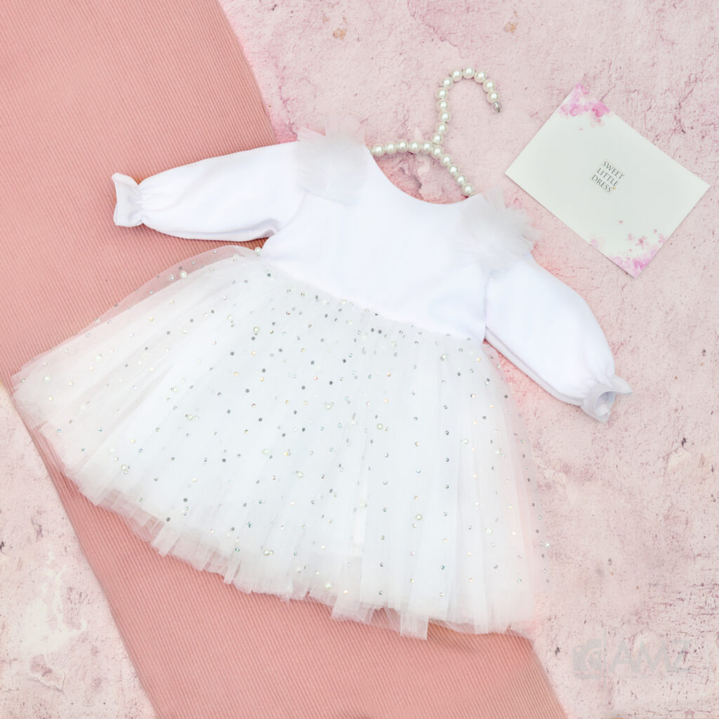 sukienki-na-chrzest-jako-bohaterki-zdjec-aranzowanych (1)