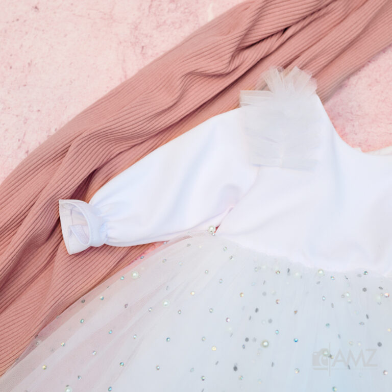 sukienki-na-chrzest-jako-bohaterki-zdjec-aranzowanych (5)